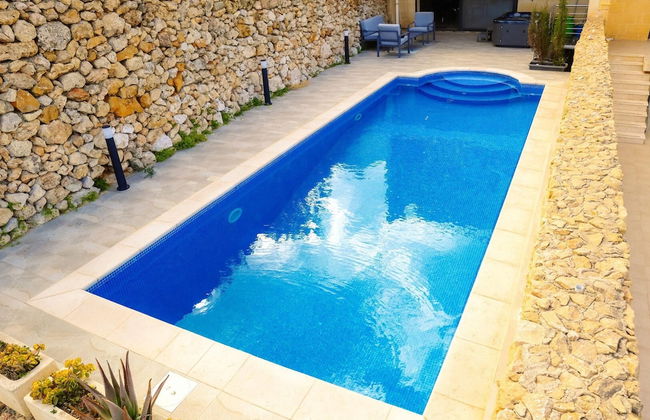 Siku Gozitan House With Pool hot tub - Foto 1