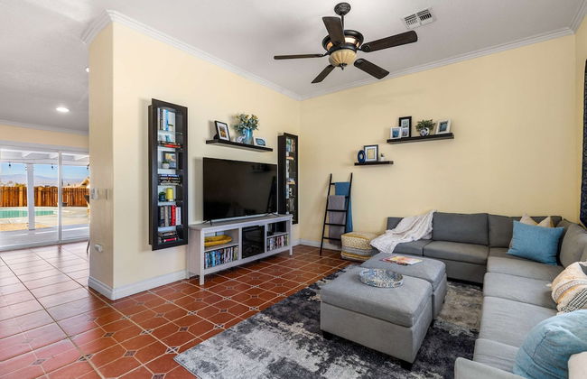 Desert Oasis Cozy Comfort Meets Outdoor Luxury - Foto 1