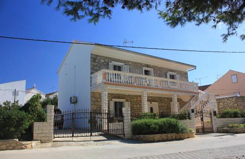 Apartments by the sea Sutomiscica, Ugljan - 8474 - Photo 3