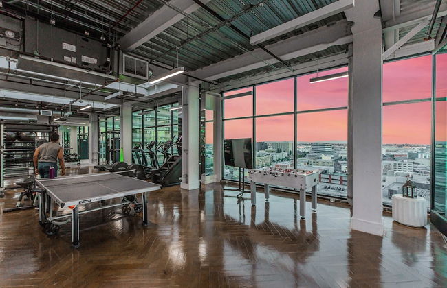 Stylish Deluxe 1BR At HWH by Oneluxstay - Foto 11