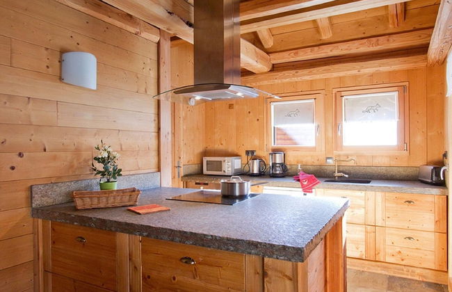 Chalet in Les Deux Alpes With Private Pool - Photo 6