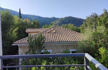 Argéiko traditional house - Photo 7