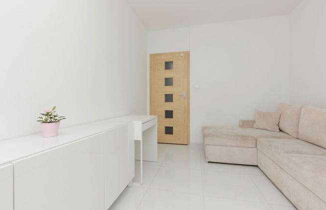 Spacious Targowek Apartment by Renters - Foto 9