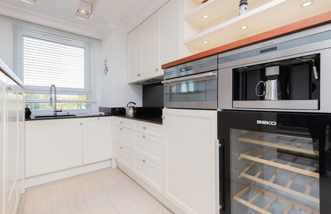 Sailor Apartment by Renters Prestige - Photo 19