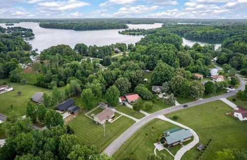 Rustic Cabin, Dock, Firepit, Kayaks & Games - Foto 24