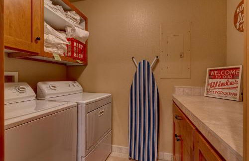 High Country Lodge by Tahoe Getaways - Tahoe Donner 4BR w Hot Tub, Air Conditioning, EV, HOA, Shuffleboard and Horse Shoe Pit - Foto 22