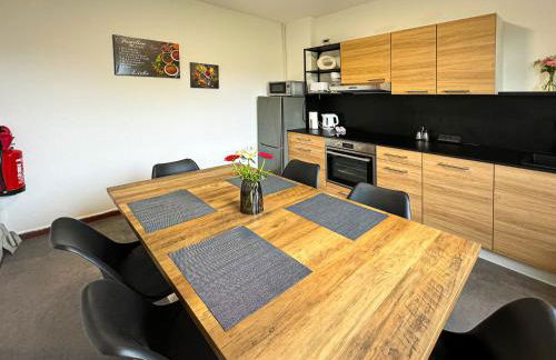 ImmoStay Ferienhaus mit Garten & Free Parking - Foto 24