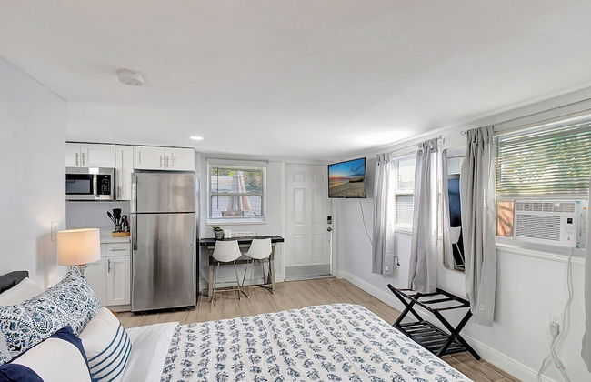 Cozy Cottage 5 Min to Beach Perfect for Couples - Foto 2