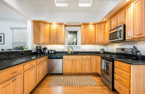 Steps to Downtown Rooftop Deck Flexible Temp Stay - Foto 3