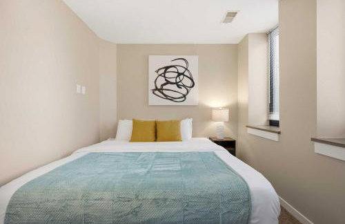 NEW 3BR Modern Downtown Apartment - Foto 28