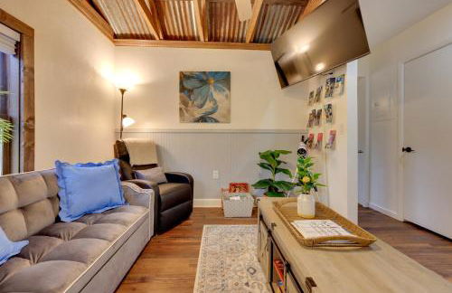 Hawthorne Anglers Cabin with Lake and Dock Access! - Foto 1