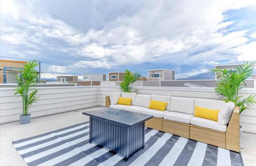 Modern 4BR Home Rooftop Patio Mountain Views - Foto 4