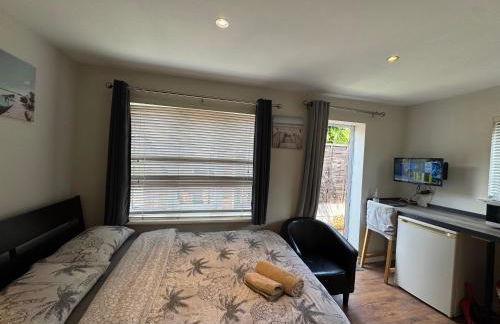 Studio-2 Staines,Heathrow, London-own entrance - Foto 10