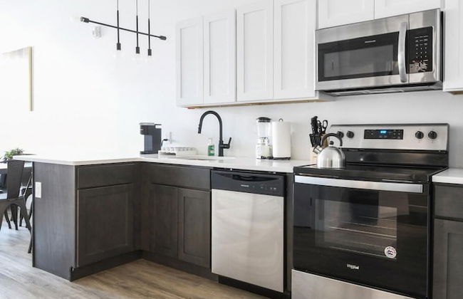 Luxury 1BR 30 Mins to Manhattan Evonify - Photo 17