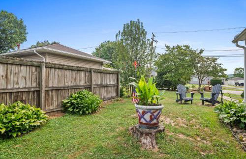 Slick&Spacious 2 Bdr Apt Natrona Hts - Photo 29