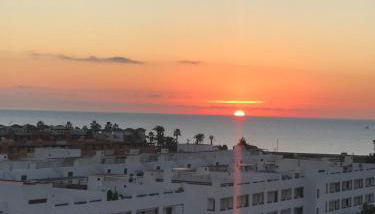 Atico con piscina privada y vistas al mar - Foto 2