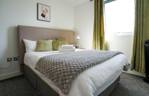 Stylish 2-Bed Apartment, Free Parking, Walk to Hospital & Uni - Foto 23