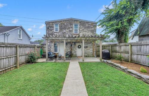 Stone Cottage 3 Bedroom Getaway - Stroll to DT Franklin - Historic Blakely House - Foto 33