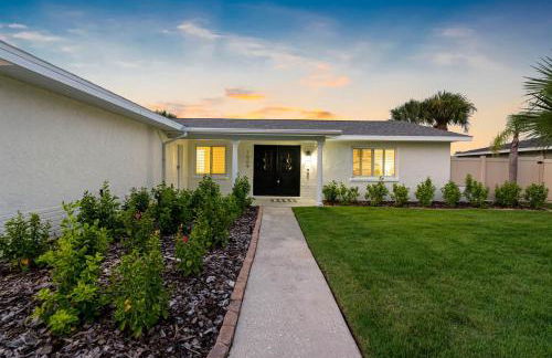 Brand New Saltwater Pool! - Waterfront Canal - Luxury Home - Foto 80