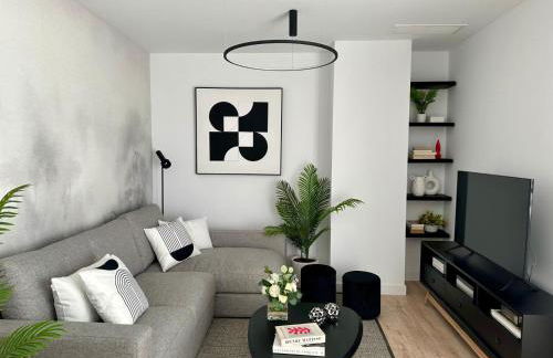 Urban Sky with Balcony and Sea View P&O 26H - Photo 26