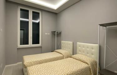 CASA DANTE: Oneglia Centro-Marina-Spiagge (3 min) - Foto 2