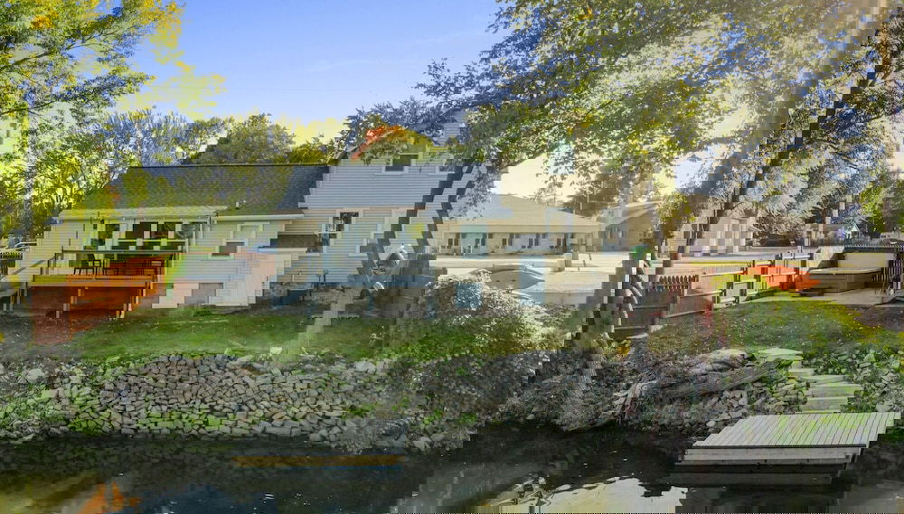 Lazy River Villa - Hottub Fenced Yard Sleeps 11 - Foto 1, Habitación