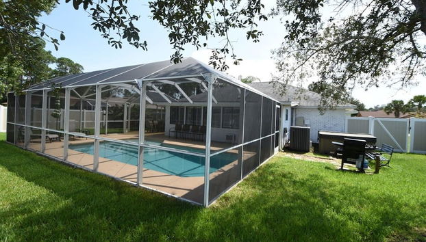 Hidden Oasis Spacious Home With Salt Water Heated Pool Hot Tub Fenced Yard Pets are Welcome - Foto 3, Habitación