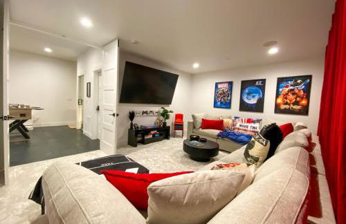 Luxe Port Lookout with waterfront, theater, games - Foto 16