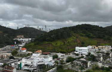 Praia Brava com Vista Mar Apt 2 Quartos Perto de BC - Foto 32