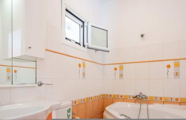 Villa Petros Large Private Pool Walk to Beach Sea Views A C Wifi Car Not Required - 180 - Foto 45