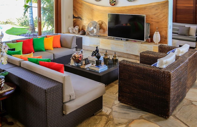 Mansão Exuberante Pé na Areia Ferradura - Photo 30