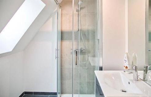 Gorgeous Home In Ussel With Wifi - Foto 24