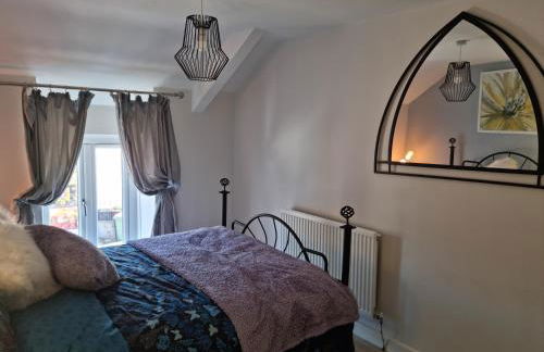 Dare Valley Cottage Ex miners cottage Near Zip World Pen y fan Waterfalls - Photo 16