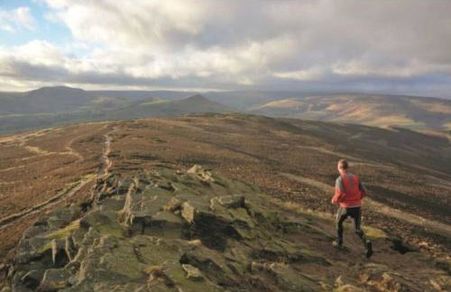 Characterful 2 bed cottage in excellent location - Photo 40