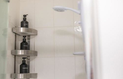 Newcastle Spacious 3-bedroom Semi-detached House with Parking, Sleeps 8, by URBAN PINNACLE STAYS - Foto 32