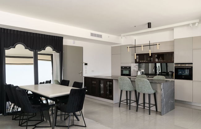 Luxury with Terrace & Sea View by FeelHome - Photo 9