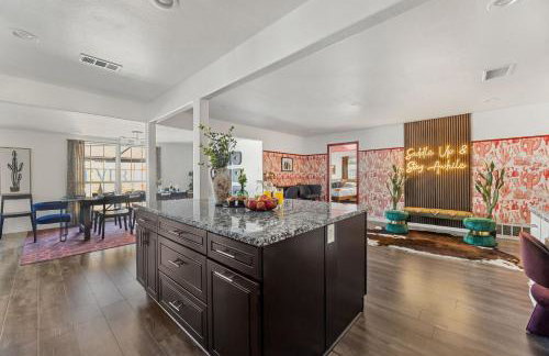 Texas Willow Ranch - Epic Luxury Retreat with Pool, Game room, Soccer, BBQ, Fire table - Foto 35