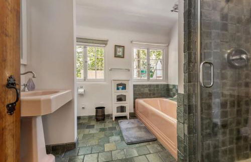 Lovely Tudor Home With Pool & Spa Near Russian River - Foto 16