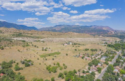 2BR Aptmt Parks Private Deck, Mountain Views! - Foto 50