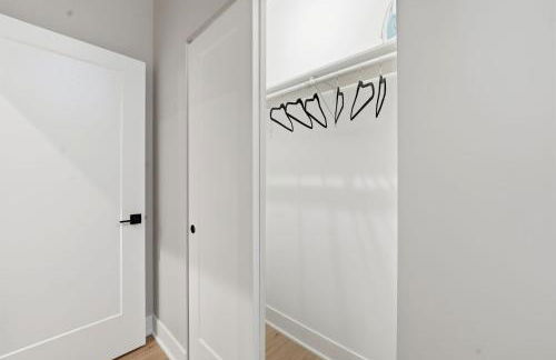 Comfy Condo - Gym Free Parking & Modern Amenities - Foto 33