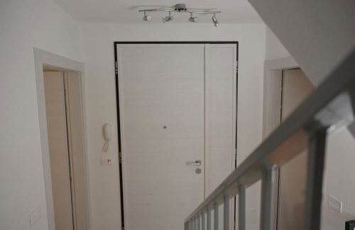 Grigio Perla Panigale, villetta con giardino, 3 camere, parcheggio privato fino 3 posti auto - Un oasi di tranquillità - Vicina all'Aeroporto, Unipol Arena e Fiera - Photo 31