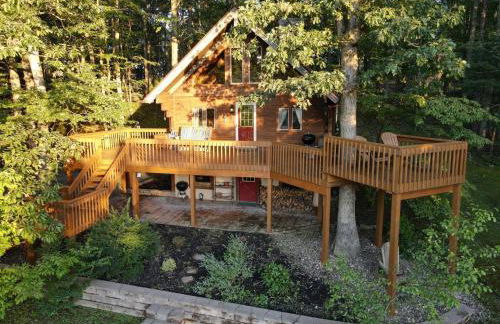 The Outlook - Pet Friendly, Grill, Wifi, View, Fire Pit, Deck, Family Friendly, Foosball, Game Room, King Bed, Fireplace - Photo 1