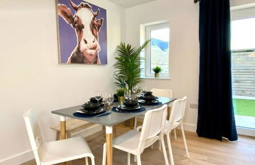 Amazing NEW Large 2 bedroom House - 5 Minutes to the nearest Beach! - Great Location - Garden - Parking - Fast WiFi - Smart TV - Newly decorated - sleeps up to 5! Close to Poole & Bournemouth & Sandbanks - Foto 21