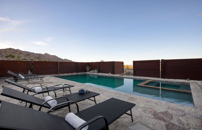 Desert Stone by Avantstay Contemporary Desert Oasis With Pool & Hot Tub - Photo 21