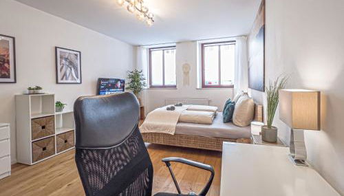 Gemütliche Ferienwohnung mit 2 Schlafzimmern, kostenfreiem Parkplatz, modernem Bad, Küche, Waschmaschine & Trockner - Foto 3