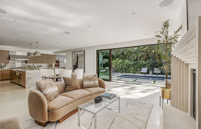 Laurel Canyon - Photo 22