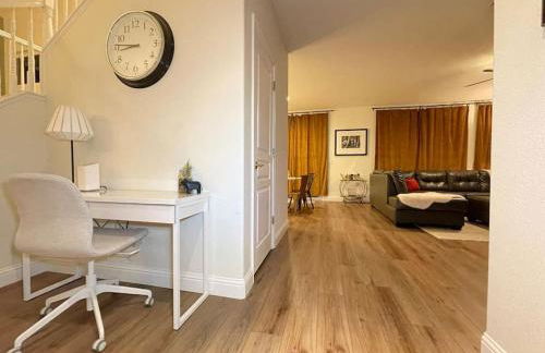 King Bed Quiet Home on Cul-de-Sac Hiking Trails - Foto 18