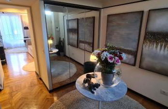 Exclusive top floor 2-bedroom flat - Photo 11