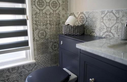 Stunning 5 Bedroom Victorian home with optional hot tub - Foto 26