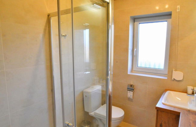 Holiday Home With Private Garden Close to the Lake - Photo 19